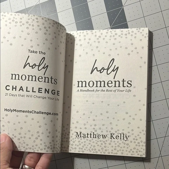 Holy Moments Book by Matthew Kelly - Picture 4 of 5